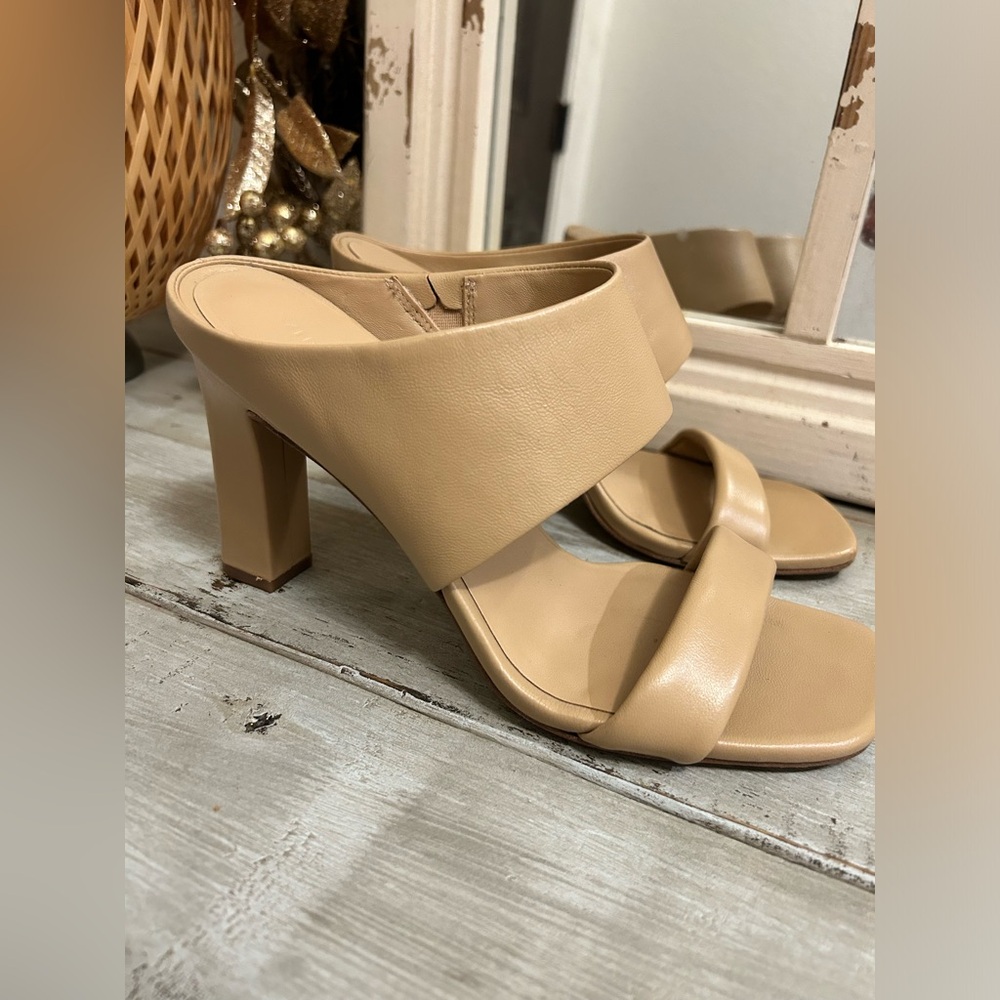 Vince Quinn Double Strap Beige Cream Leather 4” Heeled Sandal Casual Beach - Picture 4 of 8